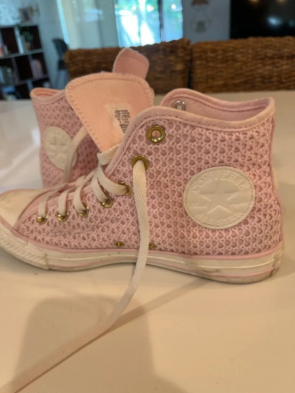 Converse Womens Pink Lace High-Top Sneakers Size 8 US/6 UK Gold Eyelets Textured